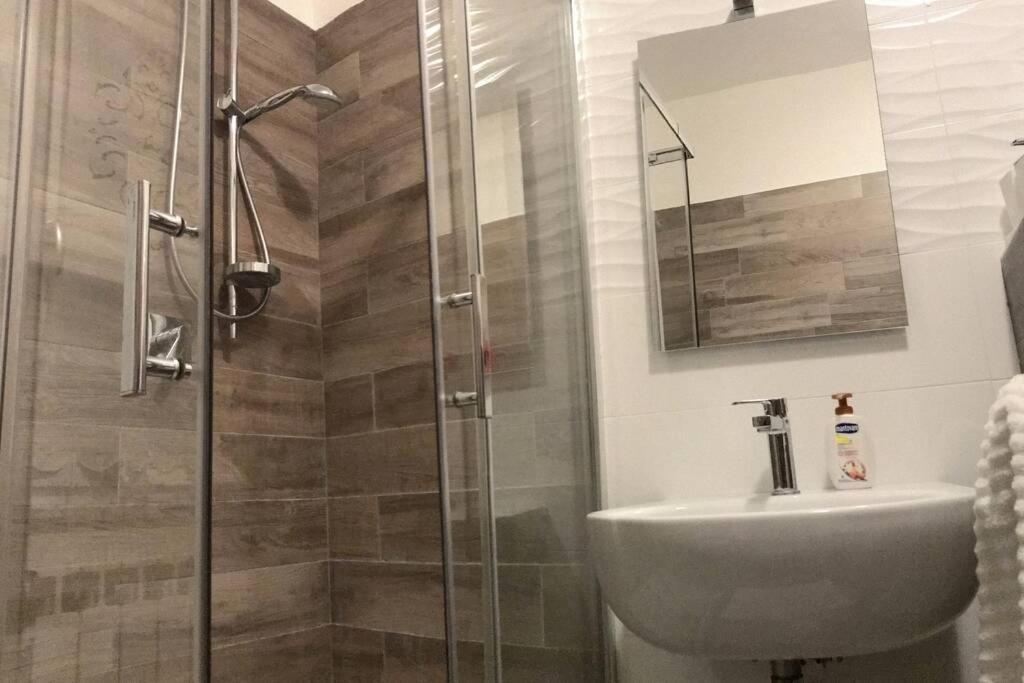 Casa Cantoniera-Guest House : Costruite Il Viaggio Pompeji Exteriör bild